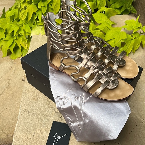 Giuseppe Zanotti Roll 10 Gladiator Sandals - Picture 1 of 16